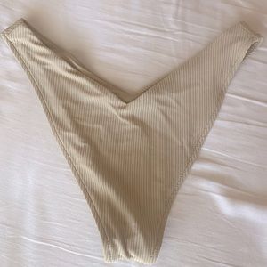 Frankie’s Bikinis Enzo bottoms